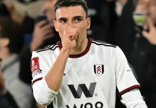 热刺有意永久签下外租中场帕利尼亚，与拜仁开启谈判