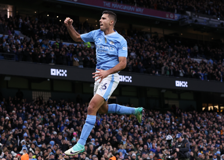 曼城球星罗德里无人机事件：隐私、法规与公众反应